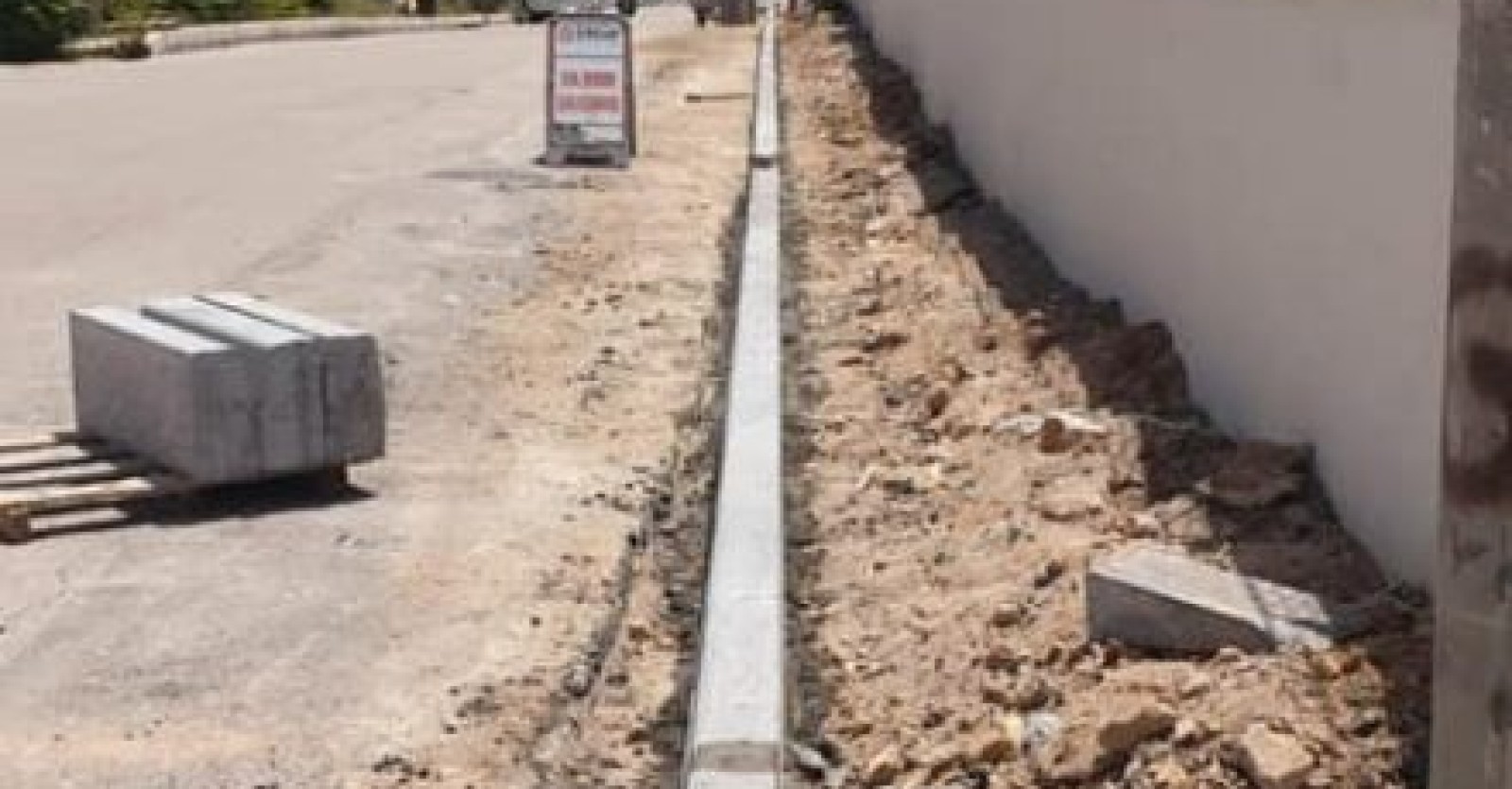 Sincanımızın cadde ve sokaklarında kaldırım çalışmalarımız devam ediyor.