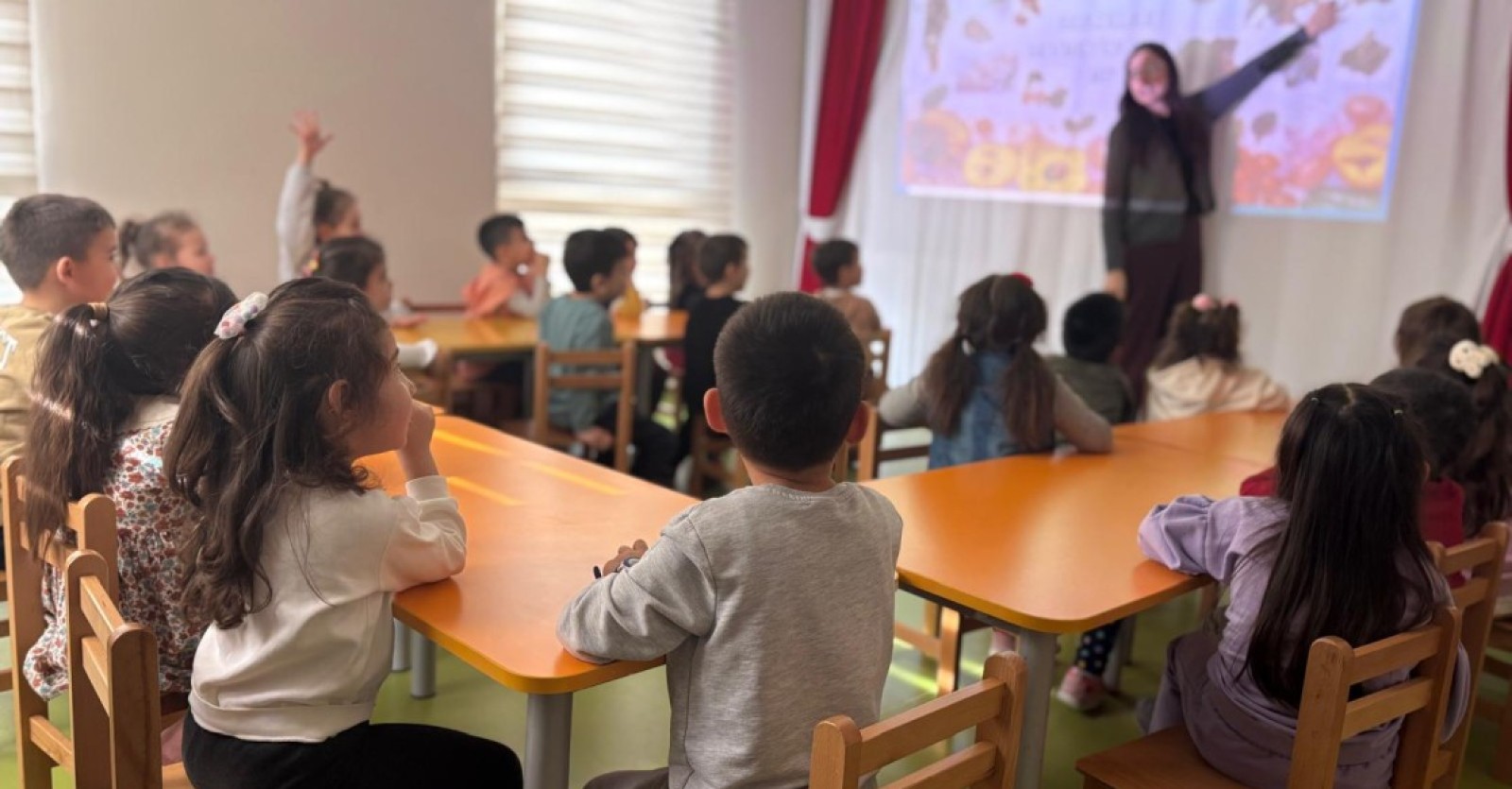 SİNCAN KREŞLERİNDE MİNİKLER SAĞLIKLI BESLENMEYİ ÖĞRENİYOR