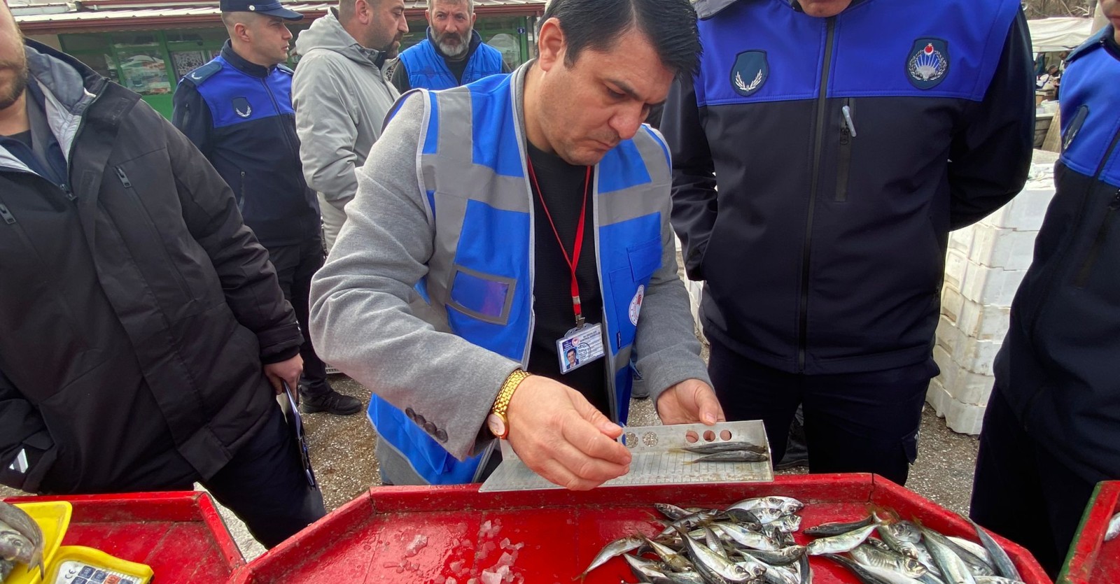 SİNCAN’DA ZABITA EKİPLERİ BALIK DENETİMİNDE