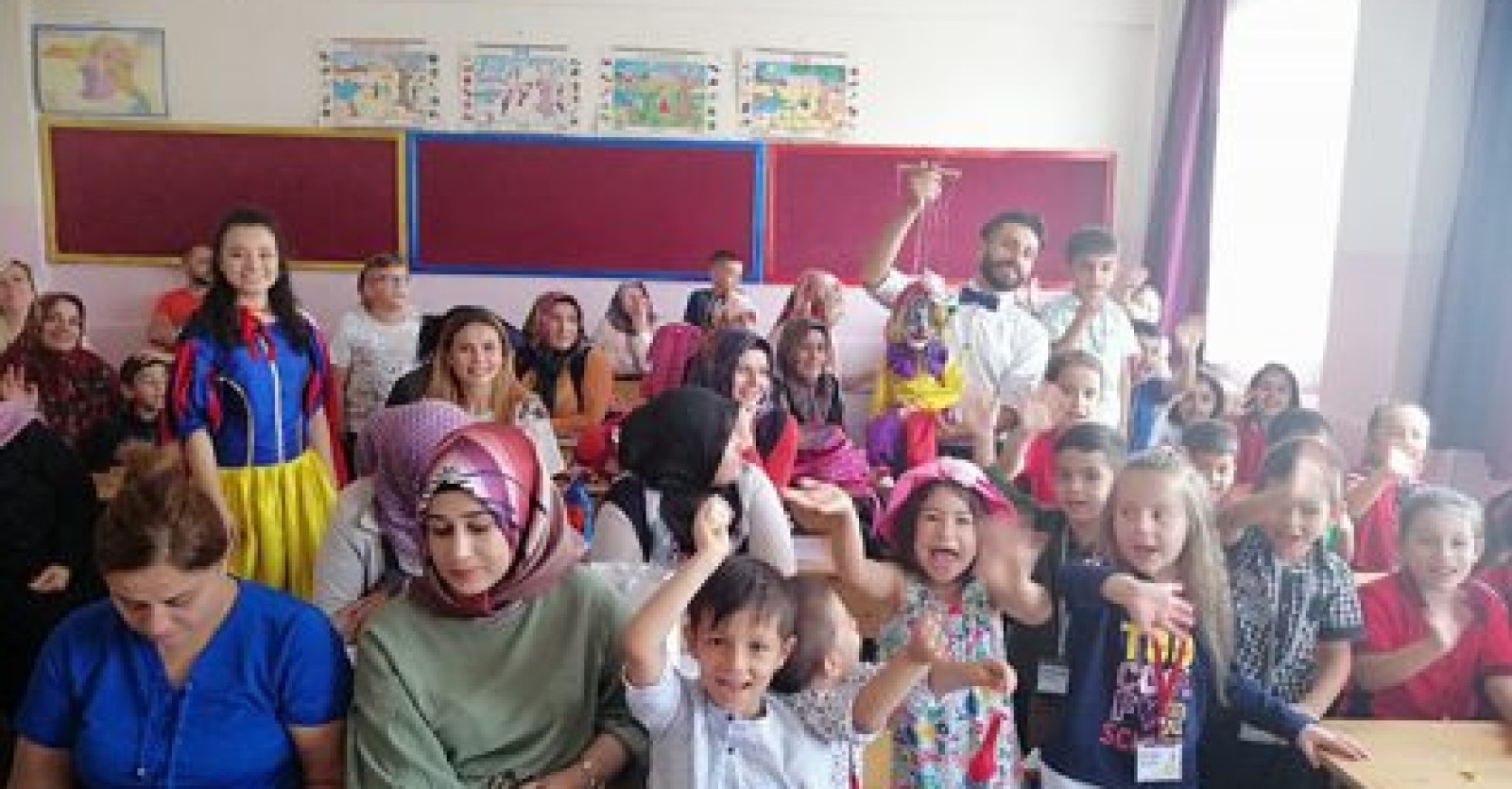 SİNCAN BELEDİYESİ İLKOKULA YENİ BAŞLAYAN ÇOCUKLARA UYUM DESTEĞİ VERİYOR