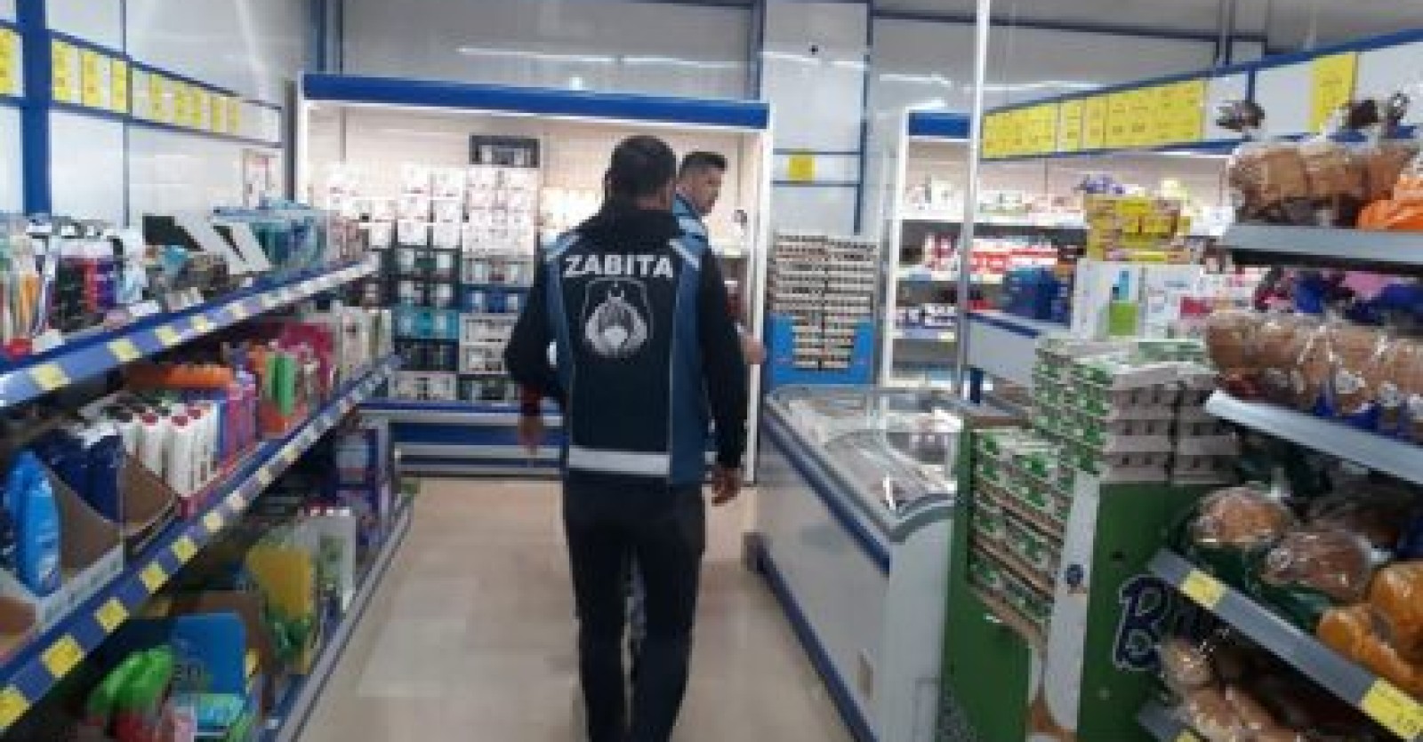Koronavirüs tedbirleri kapsamında, zabıta ekiplerimiz ilçemiz sınırları içerisinde faaliyet gösteren işyerlerine yönelik denetimlerine devam ediyor.
