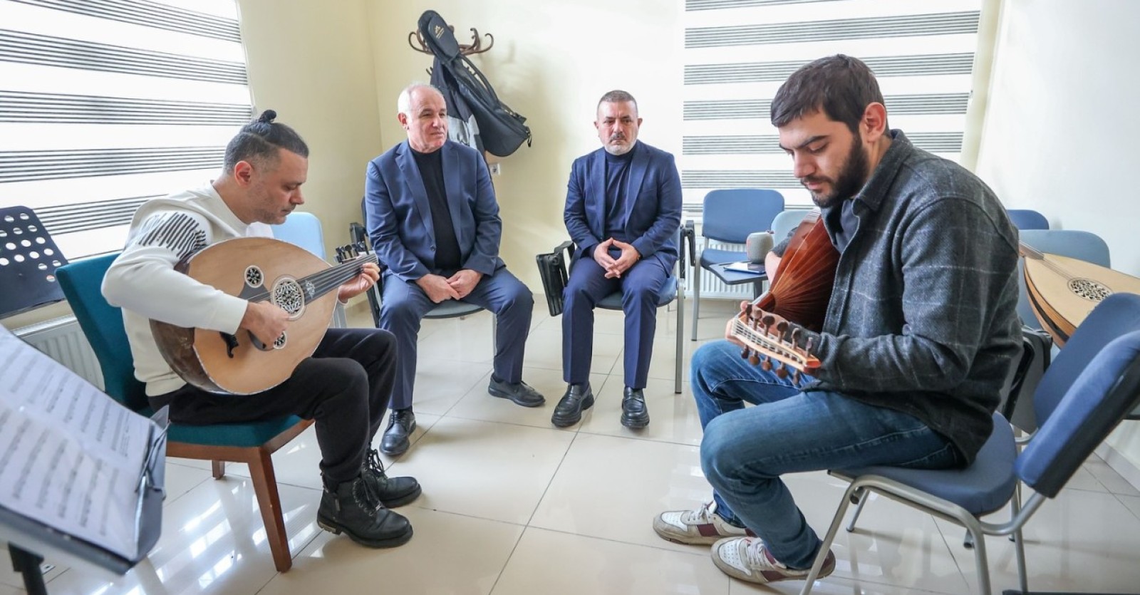 BAŞKAN ERCAN TÜRK MUSİKİSİ KONSERVATUVARINDA ÖĞRENCİLERLE BULUŞTU
