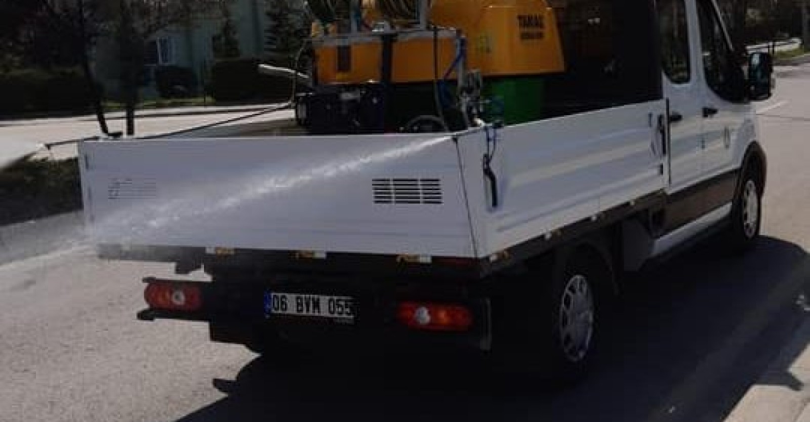 Yenikentimizin sokaklarında karasinek, sivrisinek ve zararlı haşerelere karşı ilaçlama işlemi gerçektirdik.