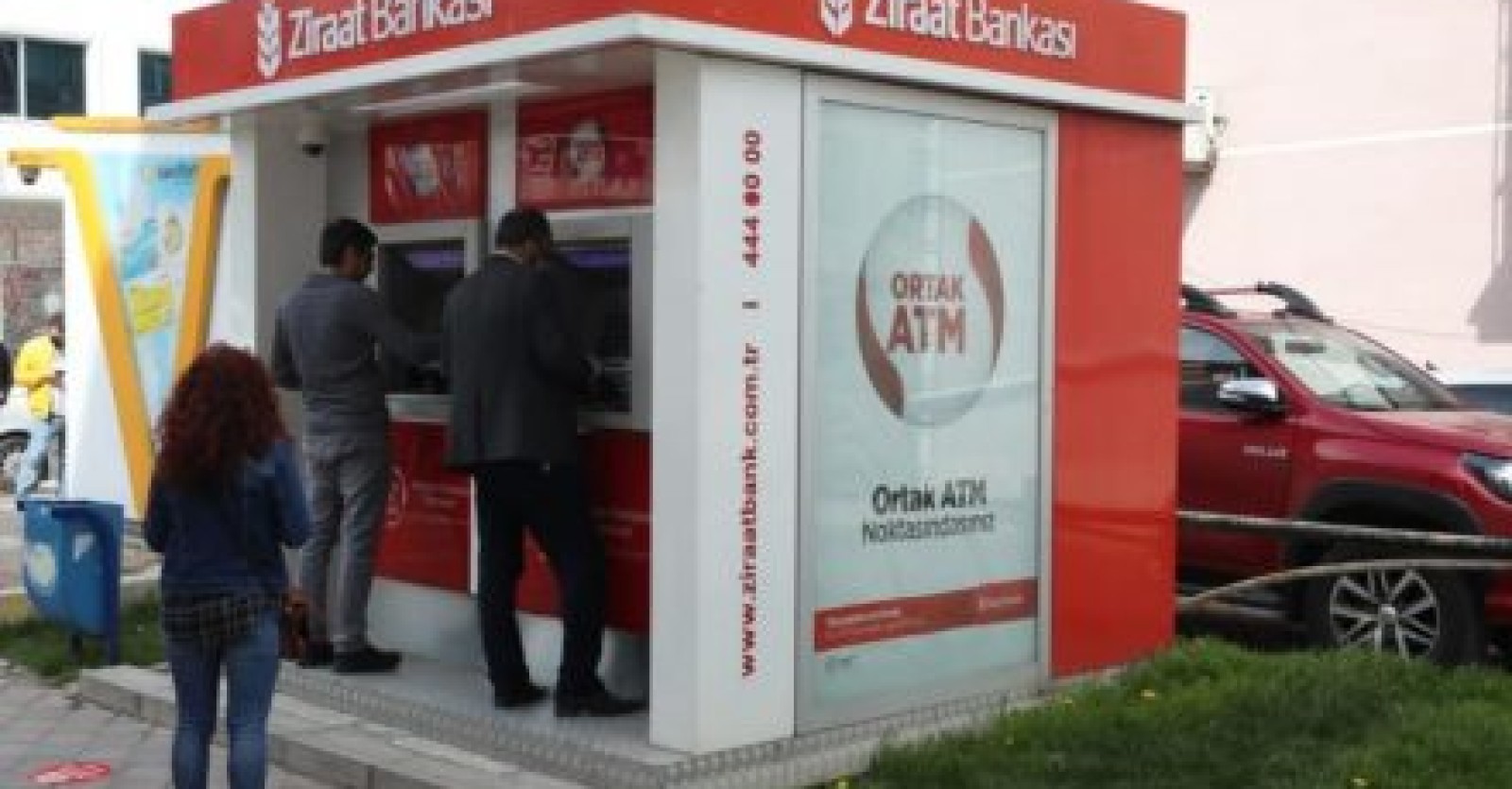Kendimizi ve çevremizdekileri virüsün olası etkilerinden korumak için alabileceğimiz en önemli tedbirlerden biri ”Sosyal Mesafe”…