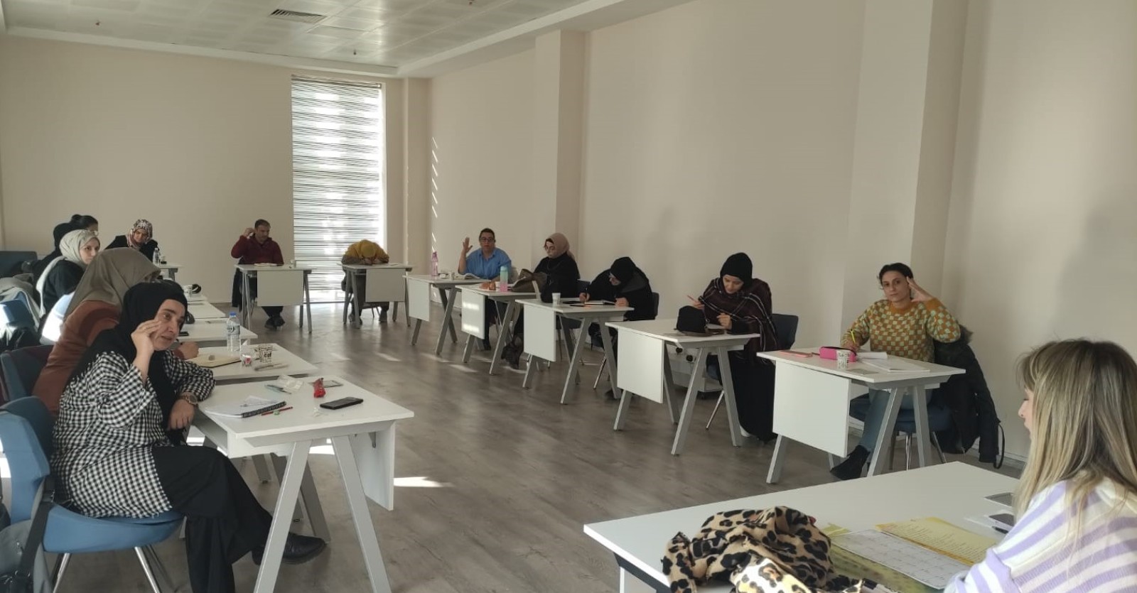 SİNCAN İŞARET DİLİ ÖĞRENİYOR
