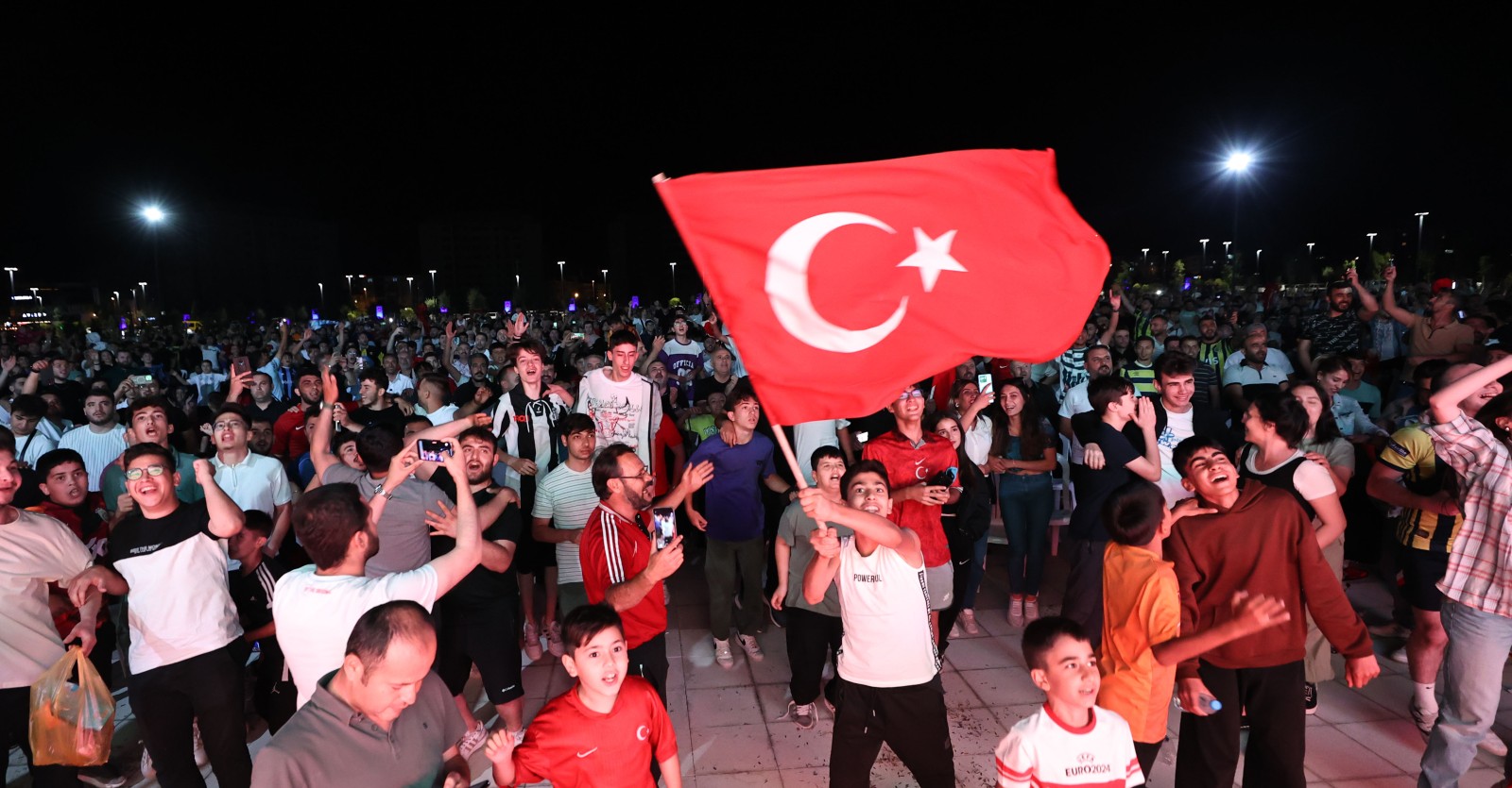 SİNCAN PARKTA GALİBİYET COŞKUSU YAŞANDI