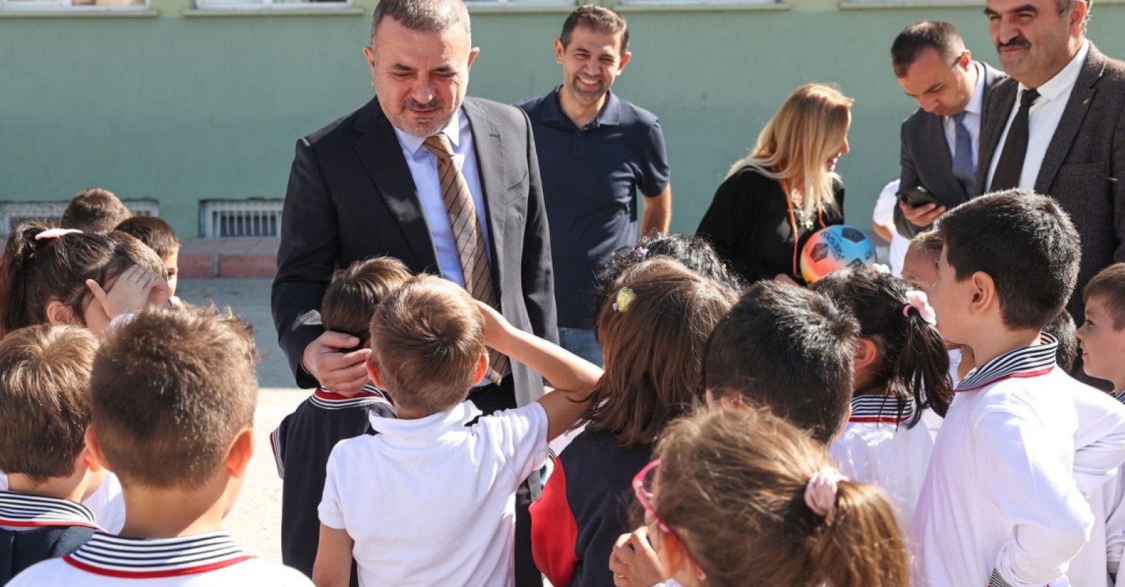 BAŞKAN ERCAN ÖĞRENCİLERİ YALNIZ BIRAKMIYOR