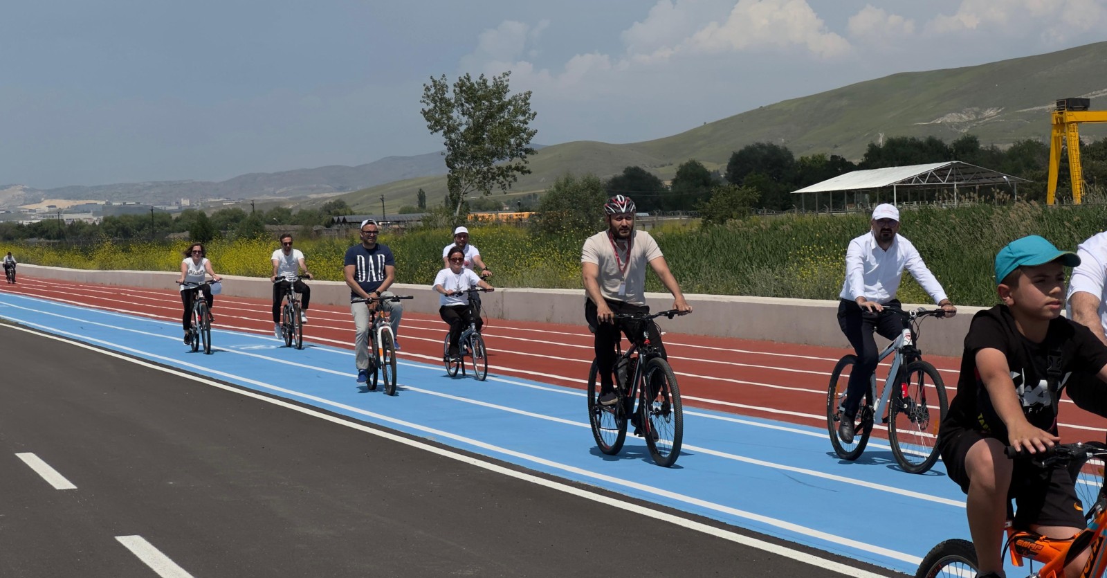 SİNCAN PARKTA PEDALLAR SAĞLIK İÇİN ÇEVRİLDİ