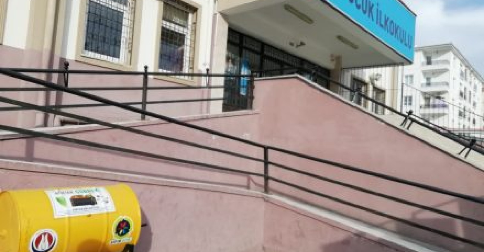 SİNCAN BELEDİYESİ 40 OKULA “MİNİ KOMPOST MAKİNESİ” HEDİYE ETTİ