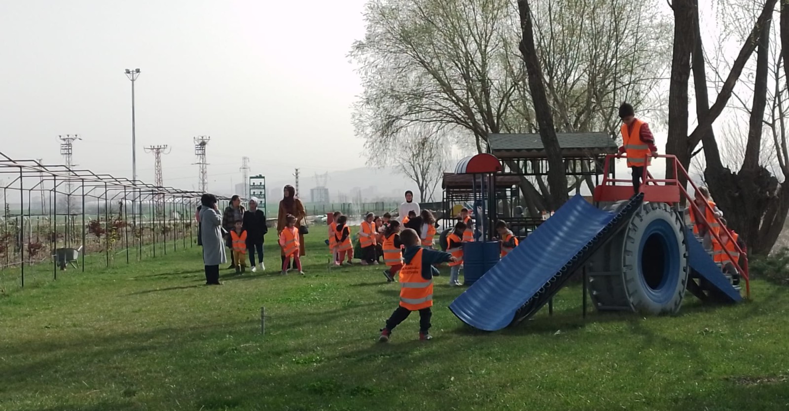 ÇOCUKLAR BU ÇİFTLİĞİ ÇOK SEVİYOR