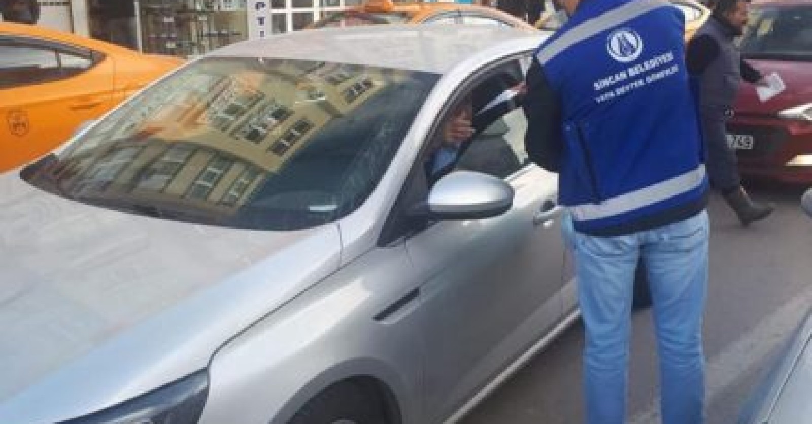 Koronavirüs ile mücadelemizin ilk anından itibaren gerçek ihtiyaçlara yönelik tedbirler alarak, ilçemizi virüsten korumaya çalışıyoruz.