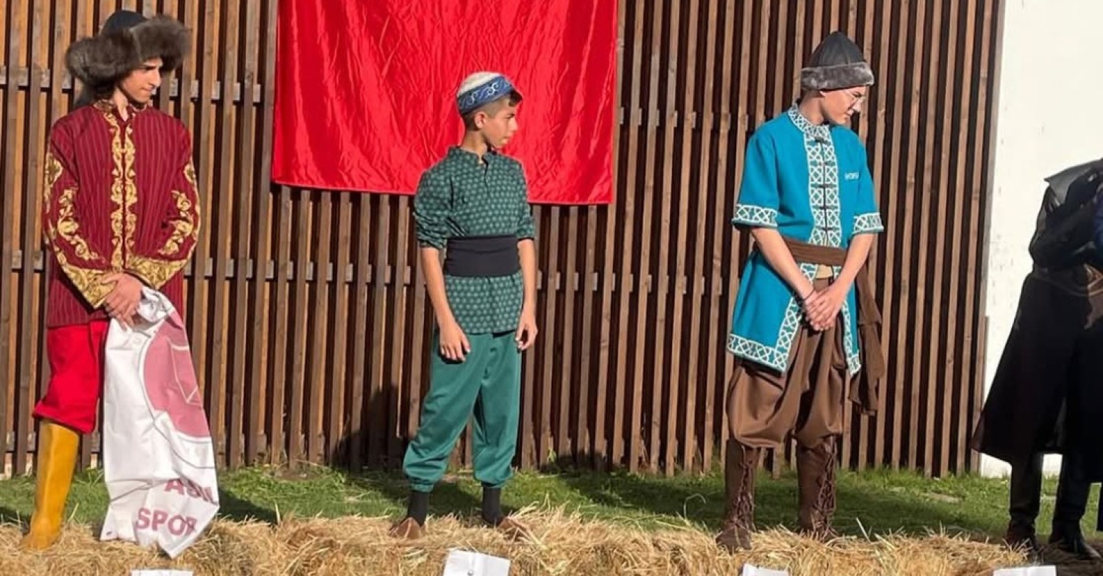 SİNCAN GELENEKSEL OKÇULUK KURSU ÖĞRENCİLERİ GURURLANDIRDI