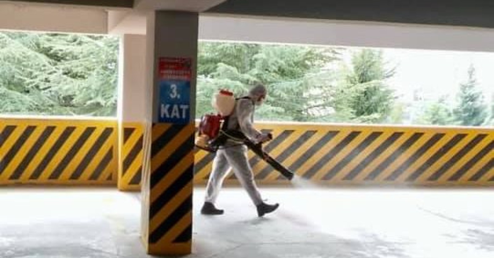 Ekiplerimiz ilçemizin her yerinde larva, karasinek ve sivrisineklere karşı ilaçlama çalışması gerçekleştiriyor.