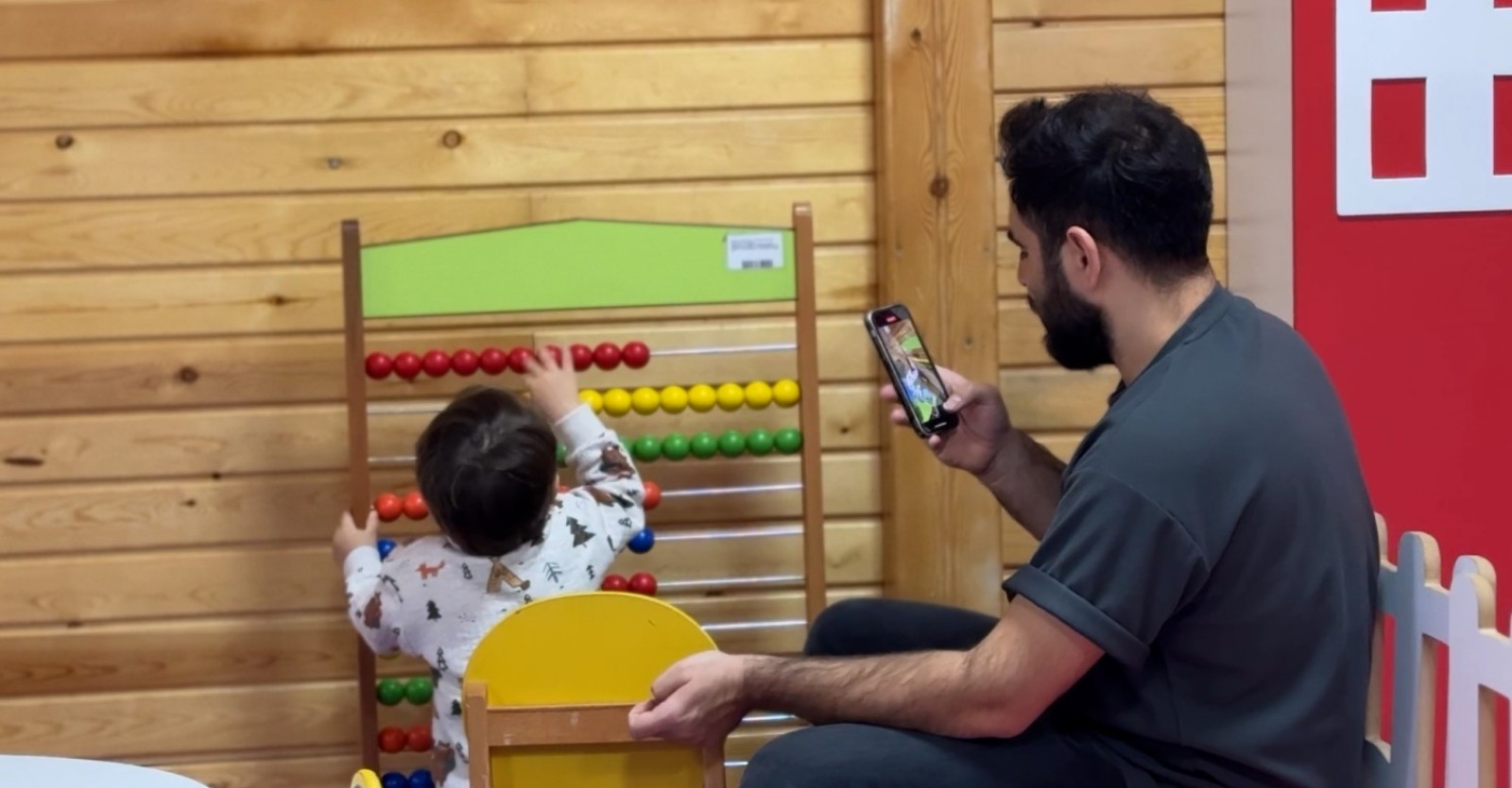 SİNCAN BEBEK KÜTÜPHANESİNDE BABA-ÇOCUK ETKİNLİĞİ