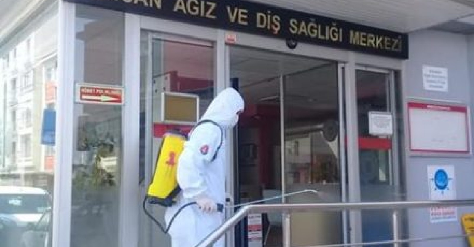 Vatandaşlarımızın yoğun olarak bulunduğu Sağlık Kurumları ve Aile Sağlığı Merkezlerinde dezenfekte çalışması gerçekleştirdik.